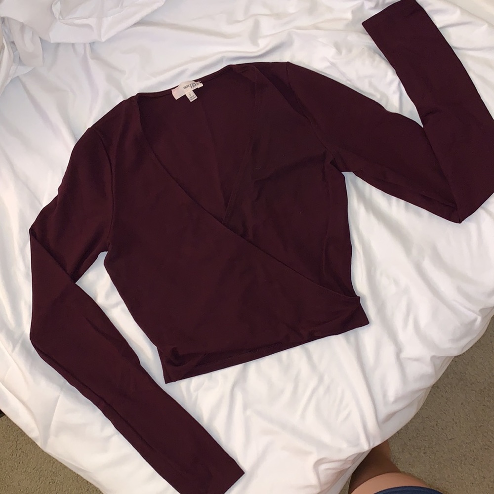 Aritzia V neck Crop top